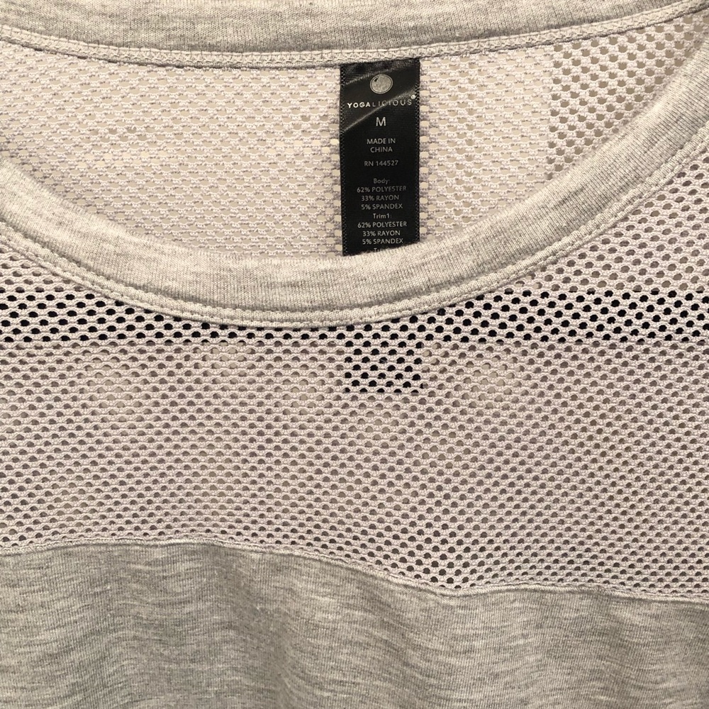 Mesh Detailed Workout Top - Picture 3 of 3